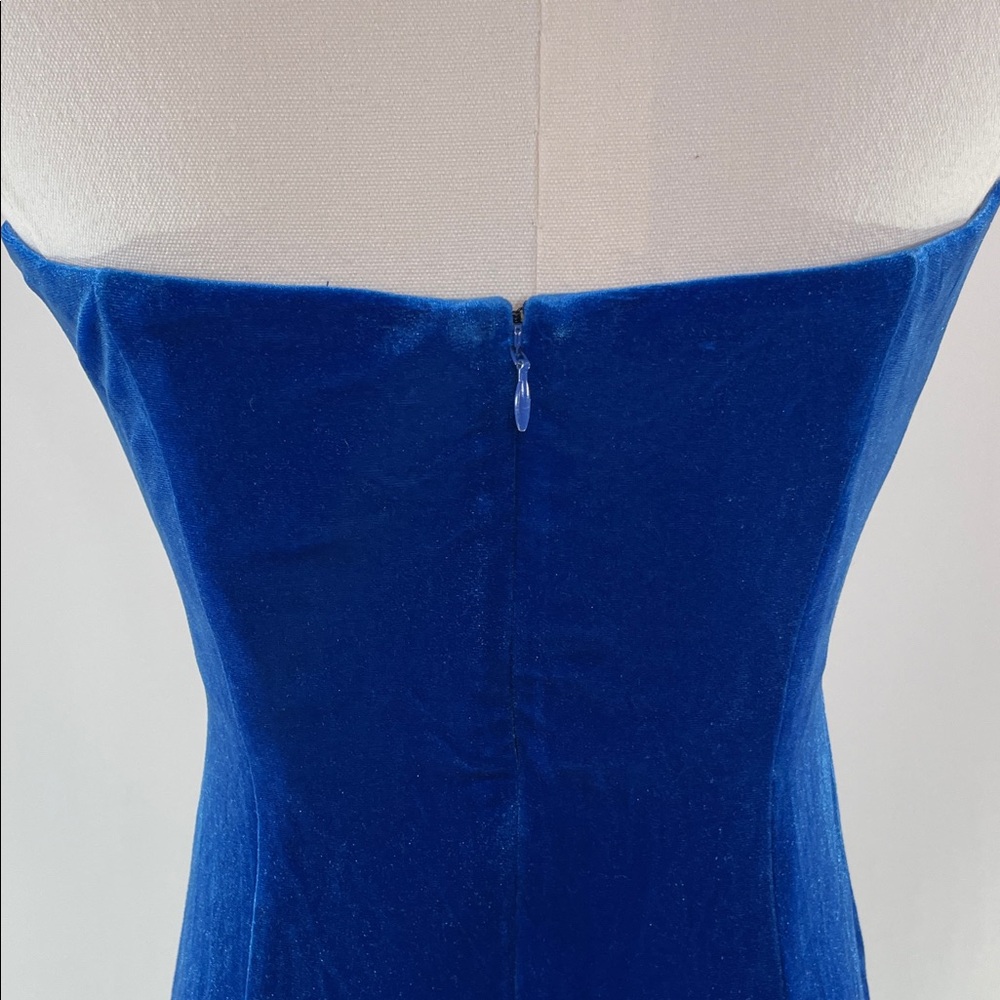 Liv Foster Velvet Strapless Gown, 4 - Picture 17 of 17